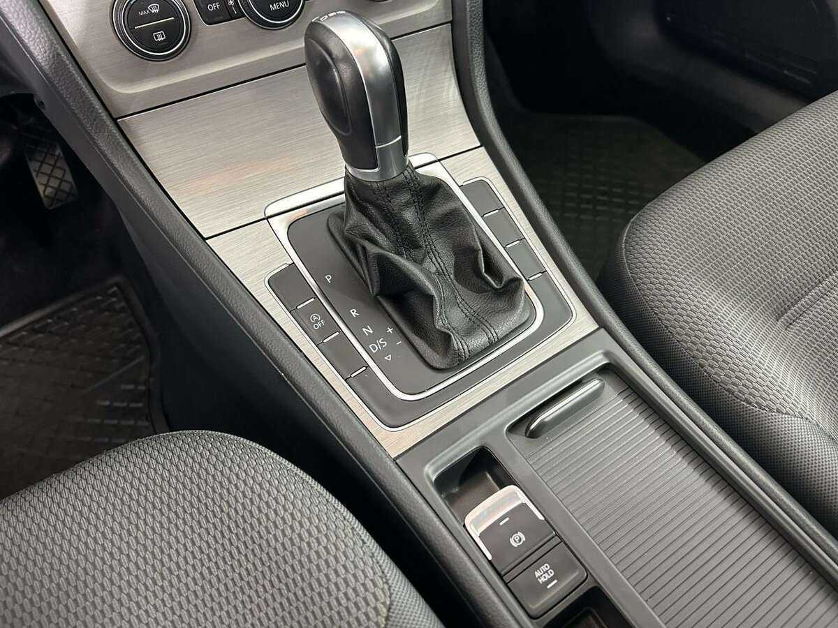Volkswagen Golf 2015 года с пробегом. Фото: #12