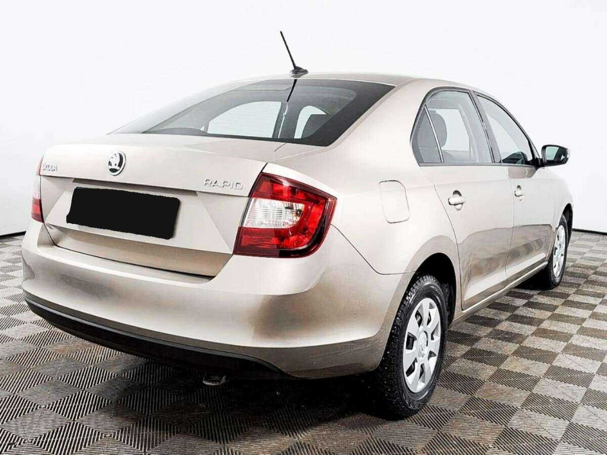 Skoda Rapid 2018 года с пробегом. Фото: #3