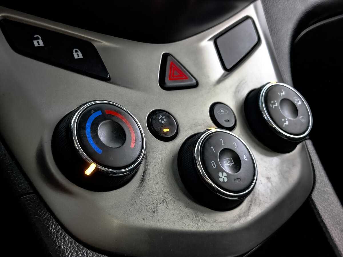 Chevrolet Aveo 2014 года с пробегом. Фото: #20