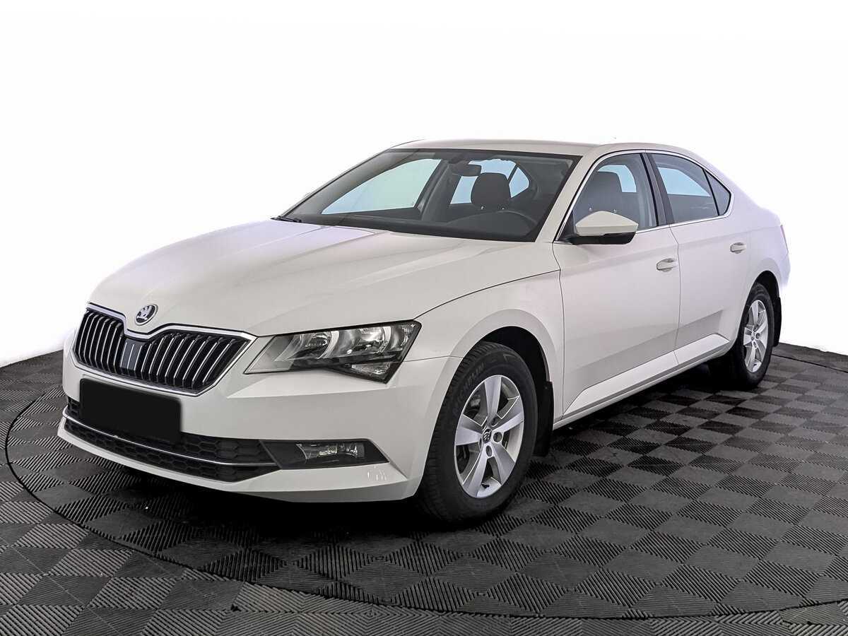 Skoda Superb 2018 года с пробегом. Посмотреть фото
