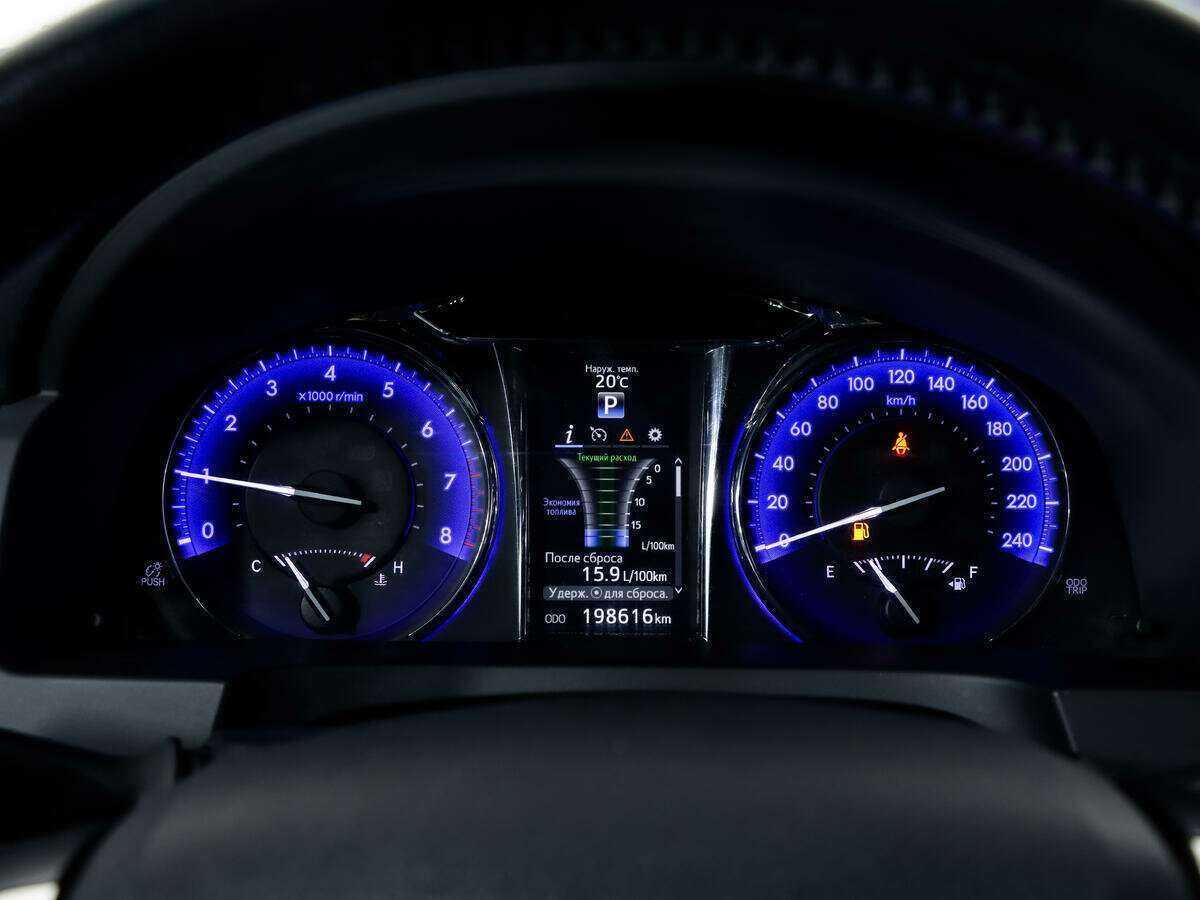 Toyota Camry 2017 года с пробегом. Фото: #17