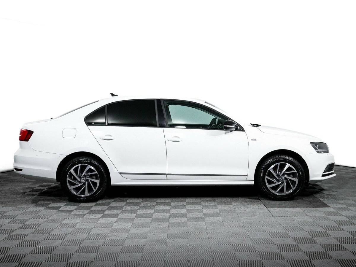 Volkswagen Jetta 2017 года с пробегом. Фото: #3