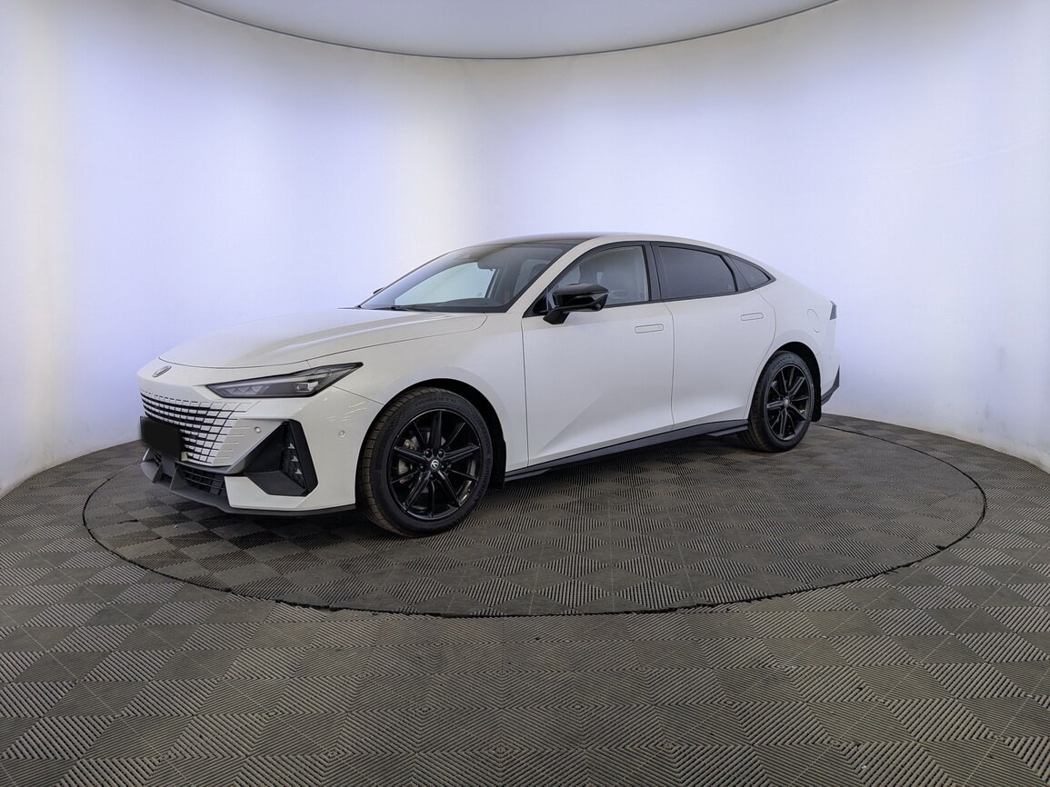 Changan UNI-V 2023 года с пробегом. Посмотреть фото