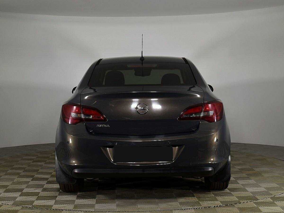 Opel Astra 2012 года с пробегом. Фото: #3