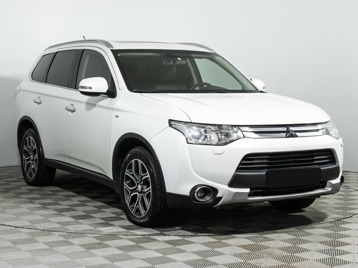 Mitsubishi Outlander 2014 года с пробегом. Фото: #2