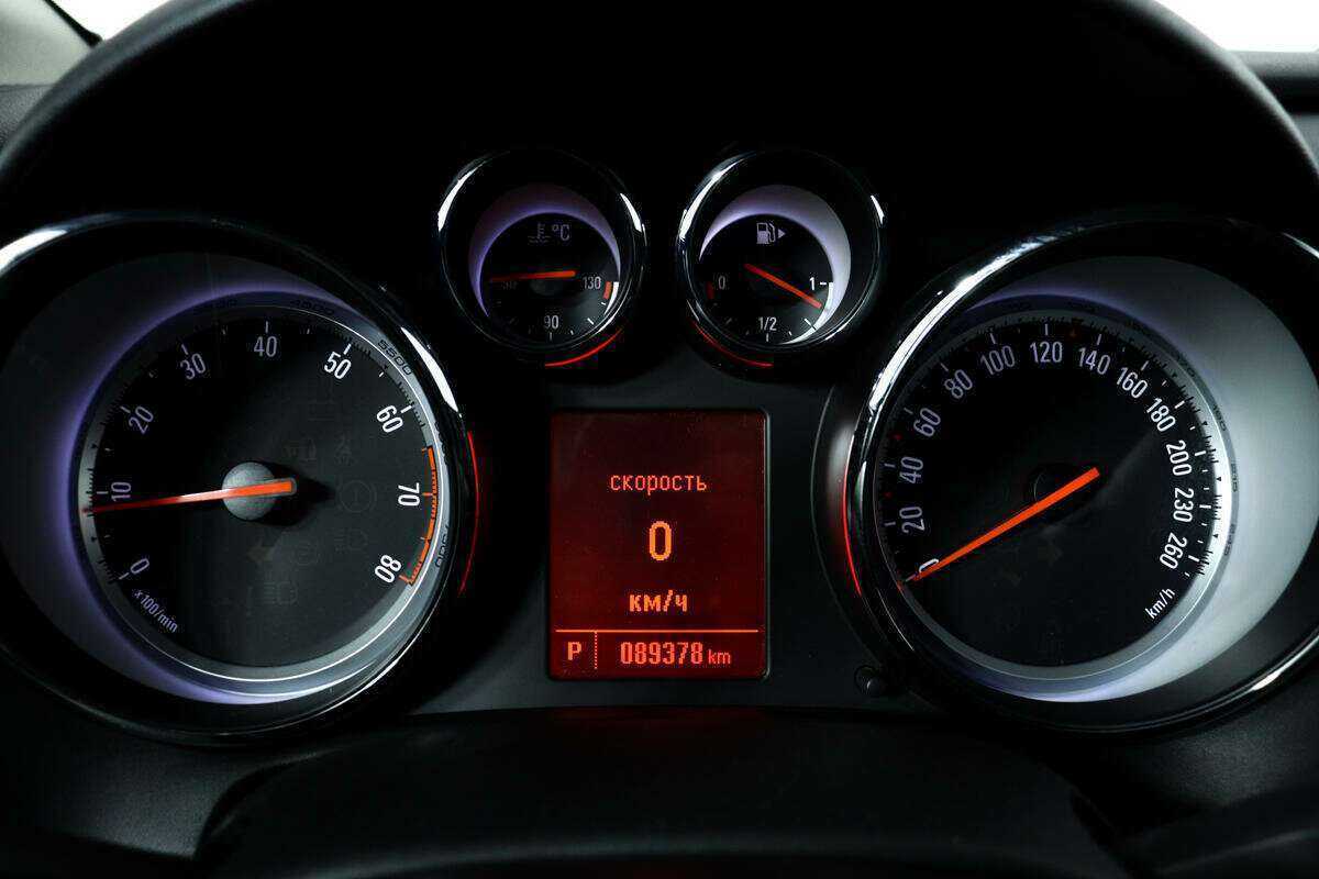 Opel Astra 2014 года с пробегом. Фото: #9