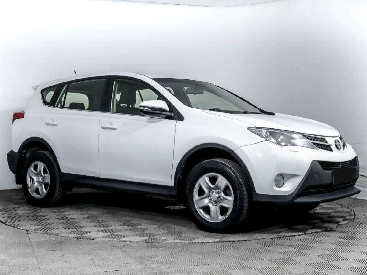 Toyota RAV4 2015 года с пробегом. Фото: #2