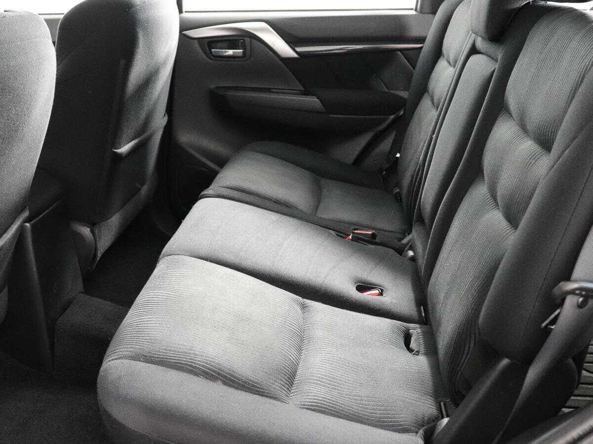 Mitsubishi Pajero Sport 2018 года с пробегом. Фото: #8