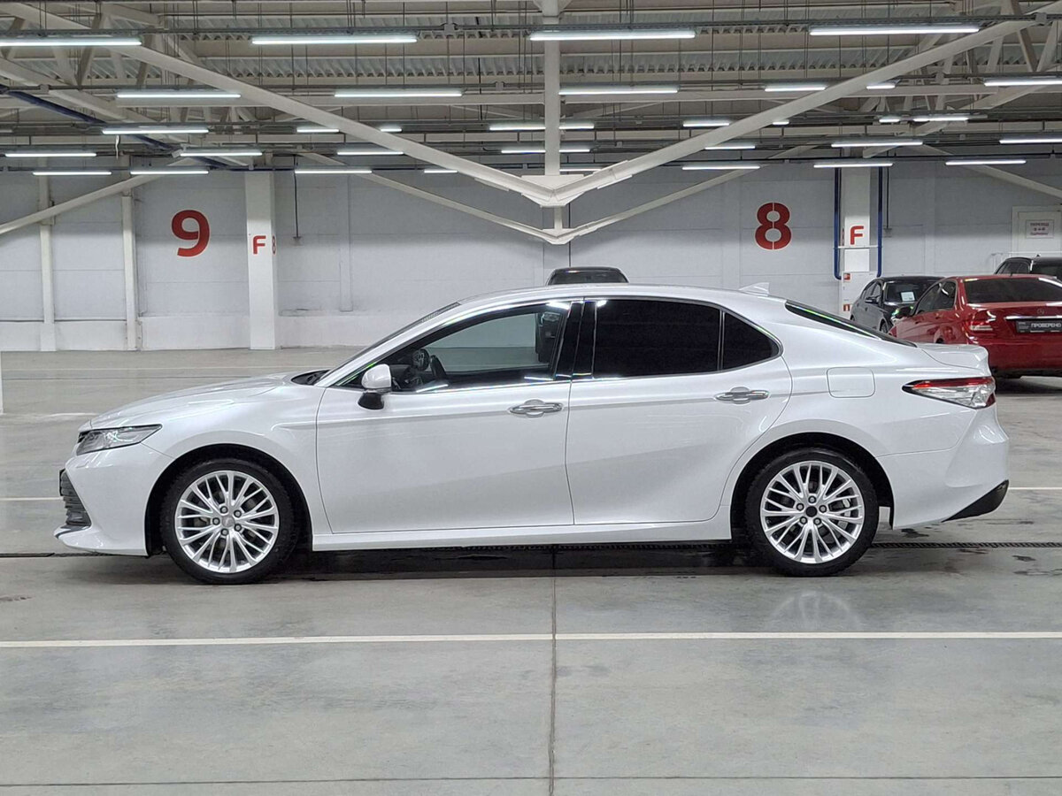 Toyota Camry 2020 года с пробегом. Фото: #7