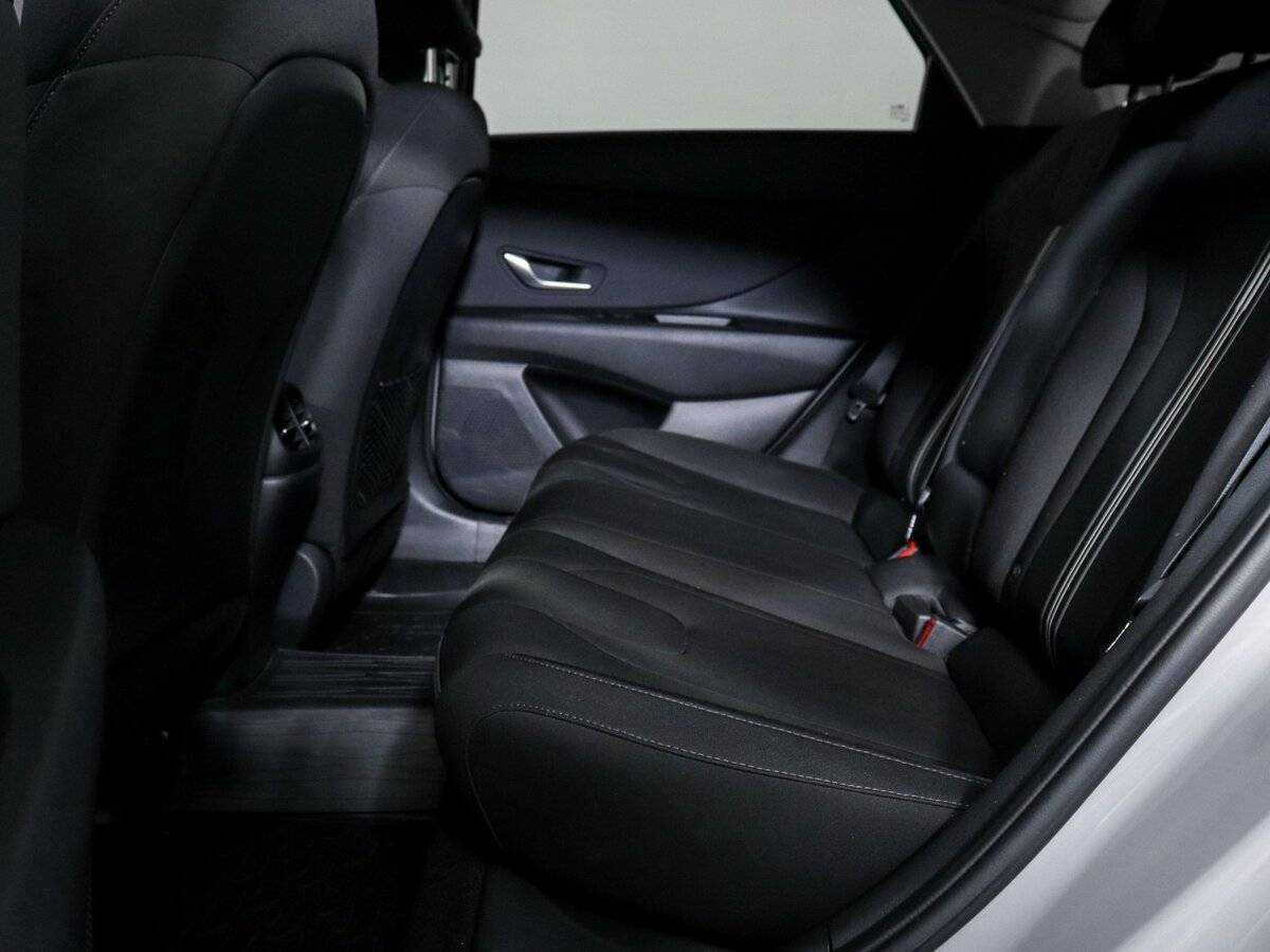 Hyundai Elantra 2021 года с пробегом. Фото: #5