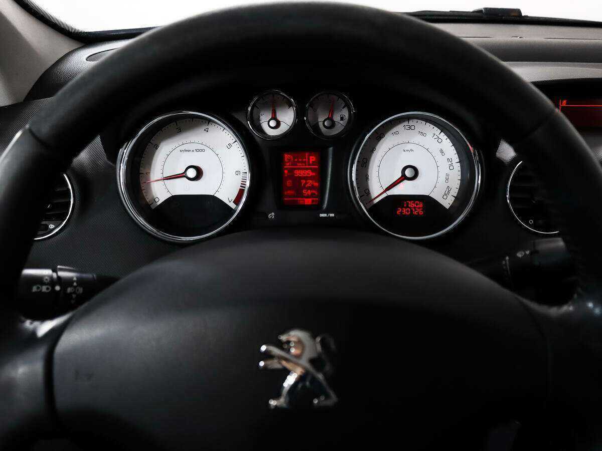 Peugeot 408 2014 года с пробегом. Фото: #14