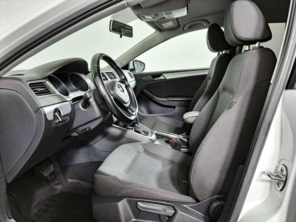 Volkswagen Jetta 2017 года с пробегом. Фото: #10