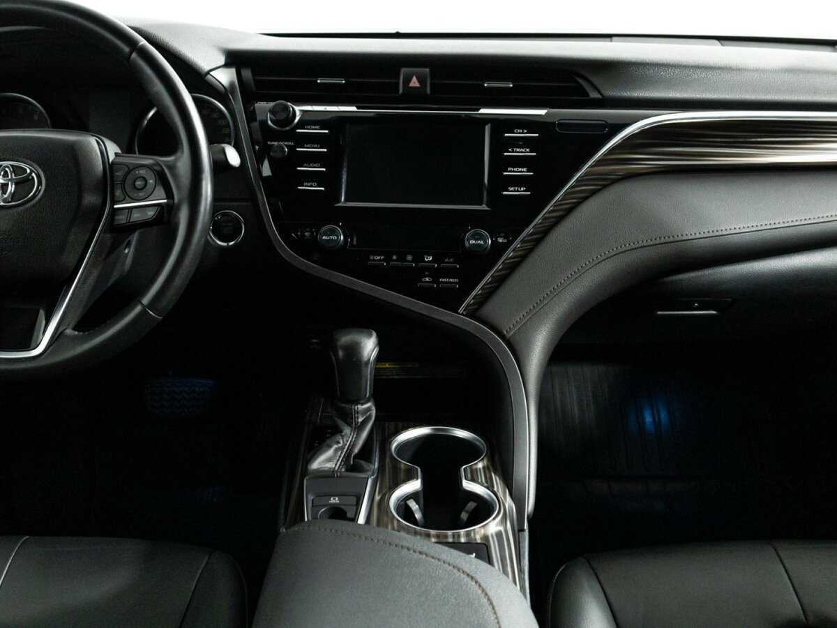 Toyota Camry 2019 года с пробегом. Фото: #13