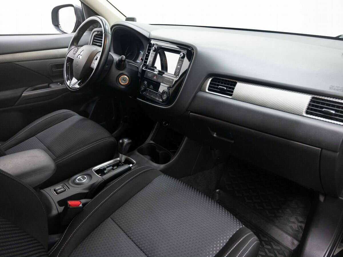 Mitsubishi Outlander 2016 года с пробегом. Фото: #10