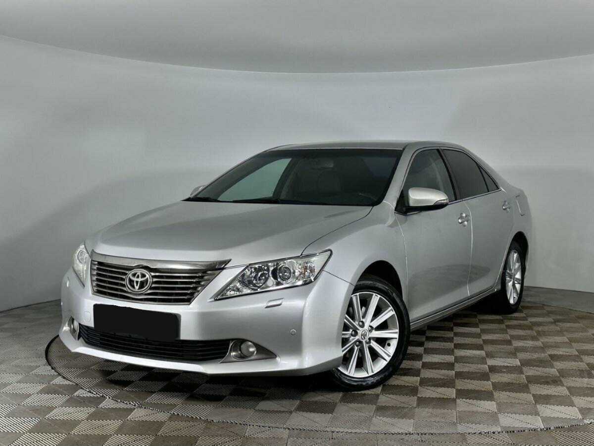 Toyota Camry 2014 года с пробегом. Посмотреть фото