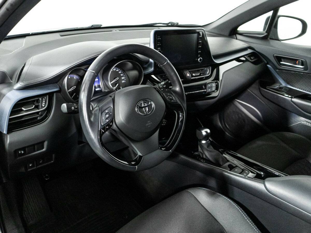 Toyota C-HR 2020 года с пробегом. Фото: #10