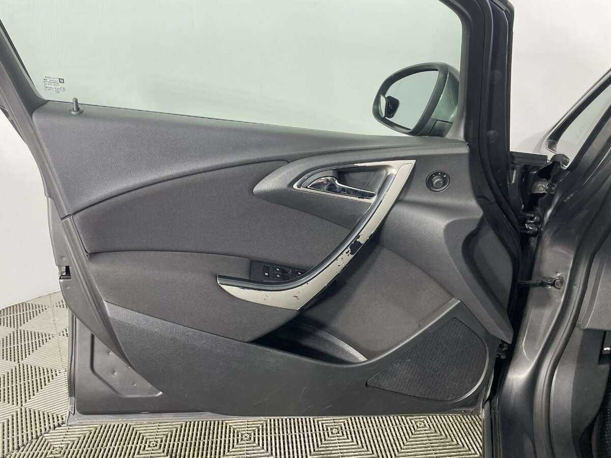 Opel Astra 2012 года с пробегом. Фото: #7