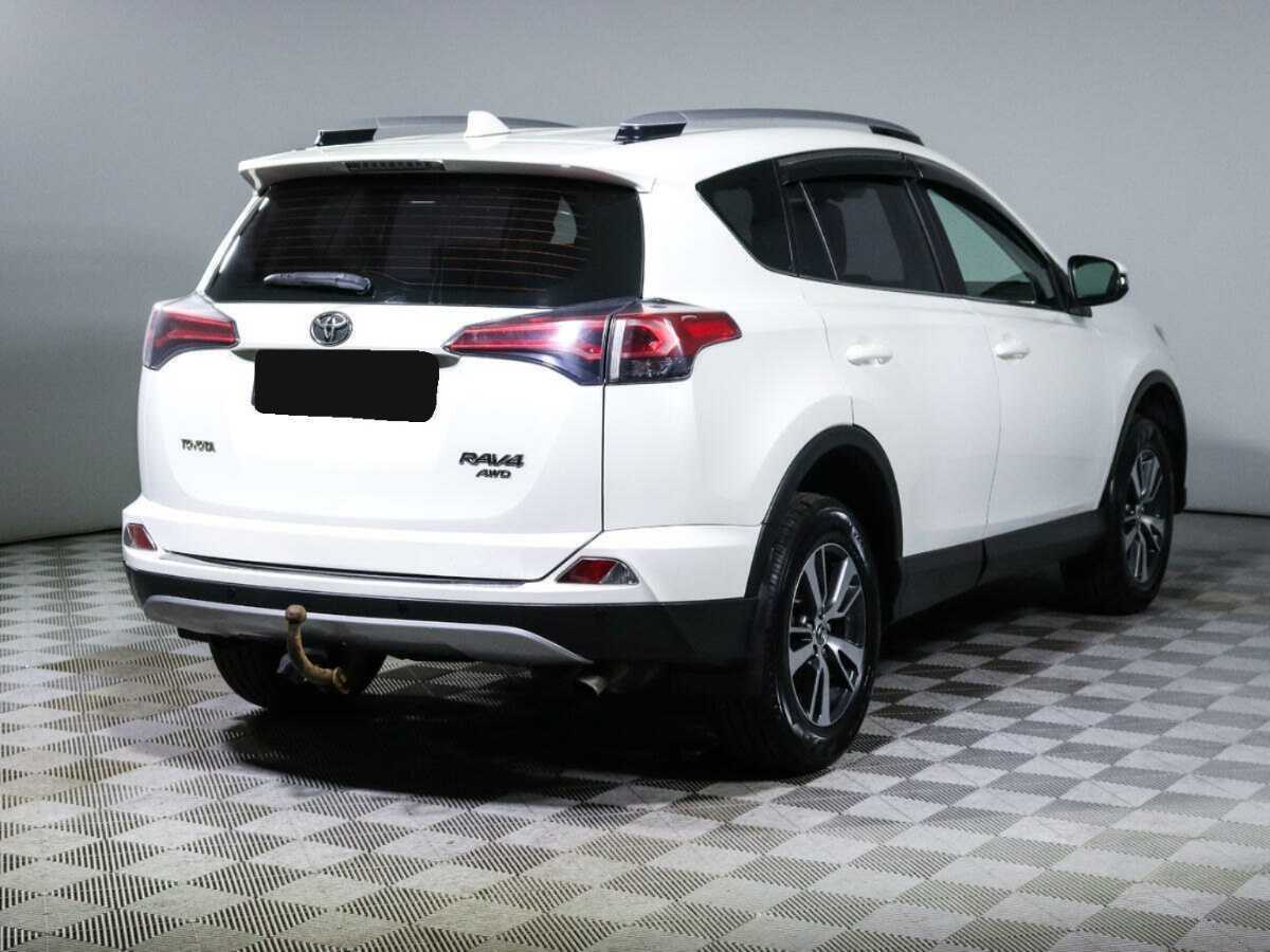 Toyota RAV4 2017 года с пробегом. Фото: #3