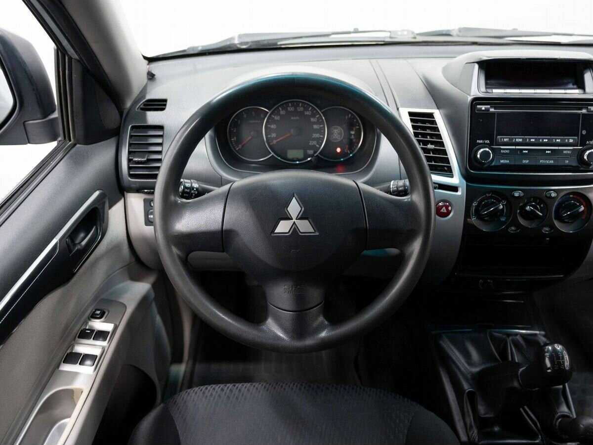 Mitsubishi Pajero Sport 2014 года с пробегом. Фото: #13
