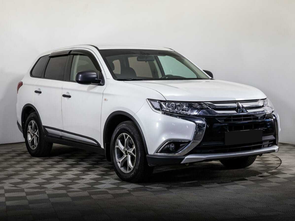 Mitsubishi Outlander 2018 года с пробегом. Фото: #2