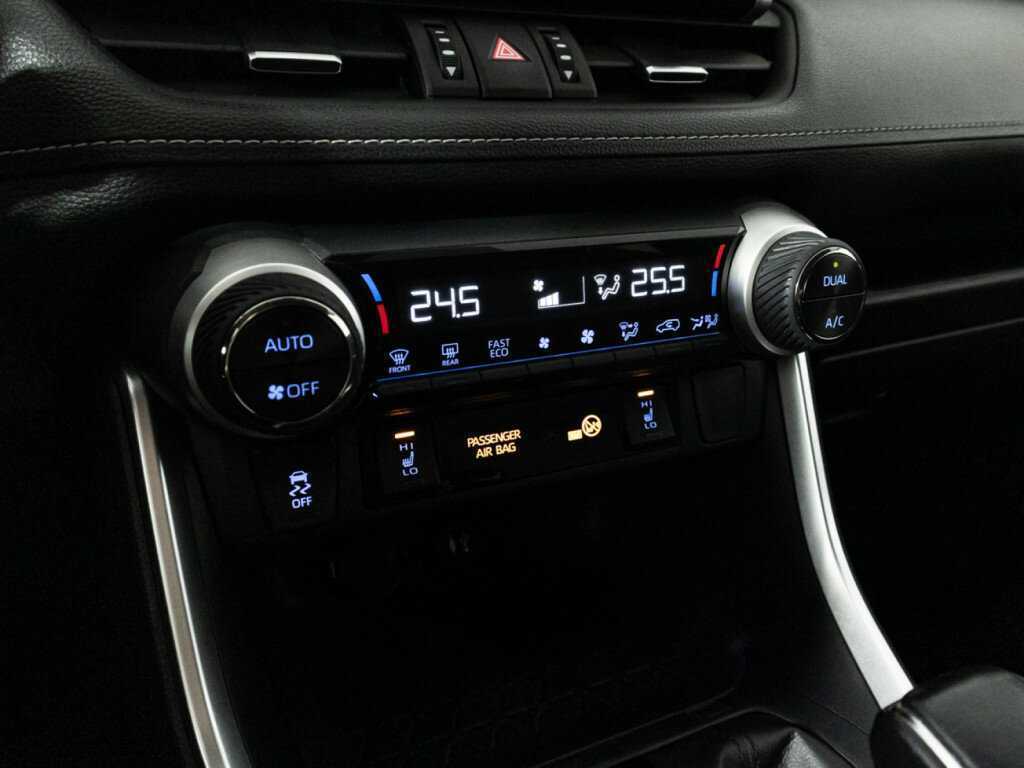 Toyota RAV4 2020 года с пробегом. Фото: #14