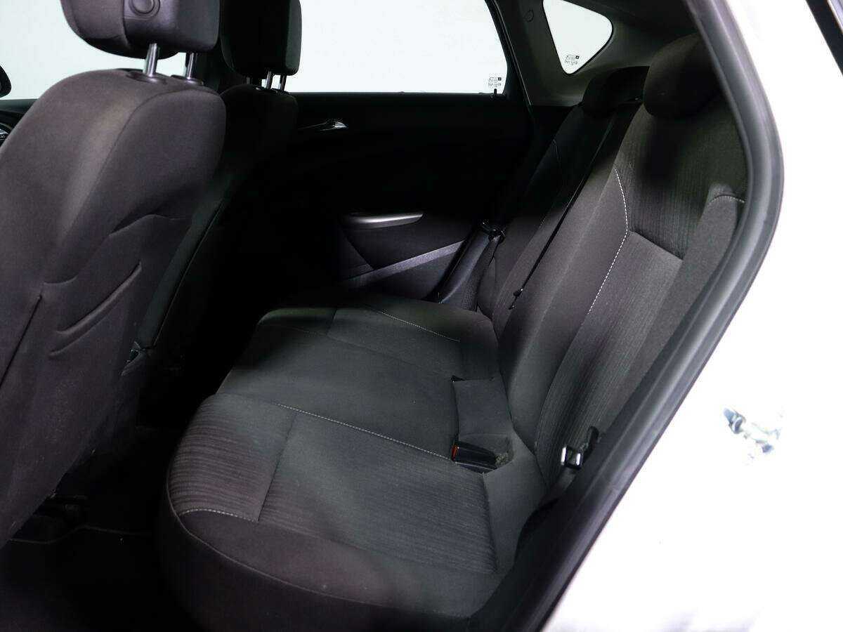 Opel Astra 2012 года с пробегом. Фото: #7