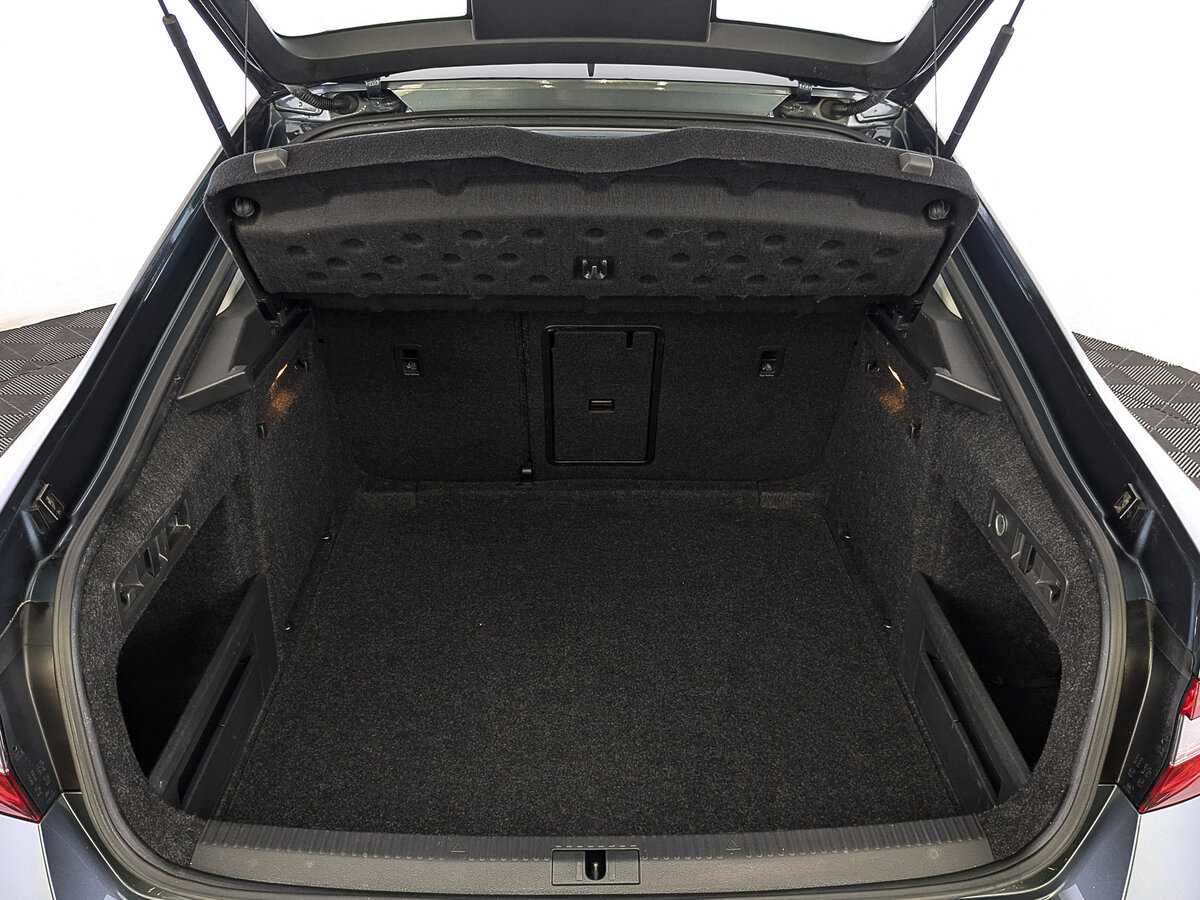 Skoda Superb 2018 года с пробегом. Фото: #9