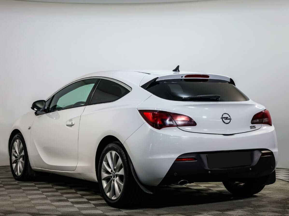 Opel Astra 2012 года с пробегом. Фото: #5