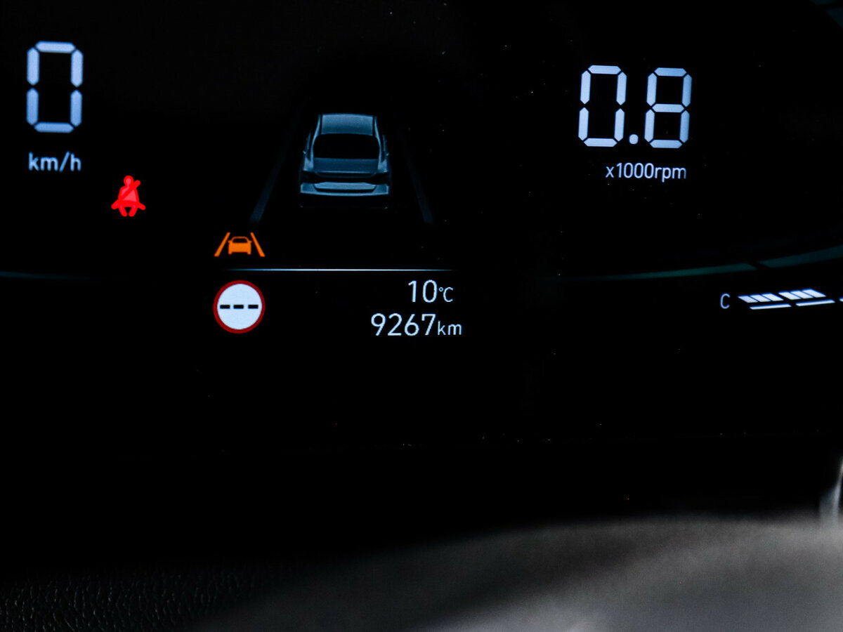 Hyundai Elantra 2024 года с пробегом. Фото: #8