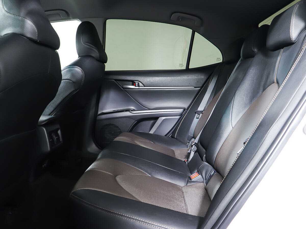 Toyota Camry 2020 года с пробегом. Фото: #9