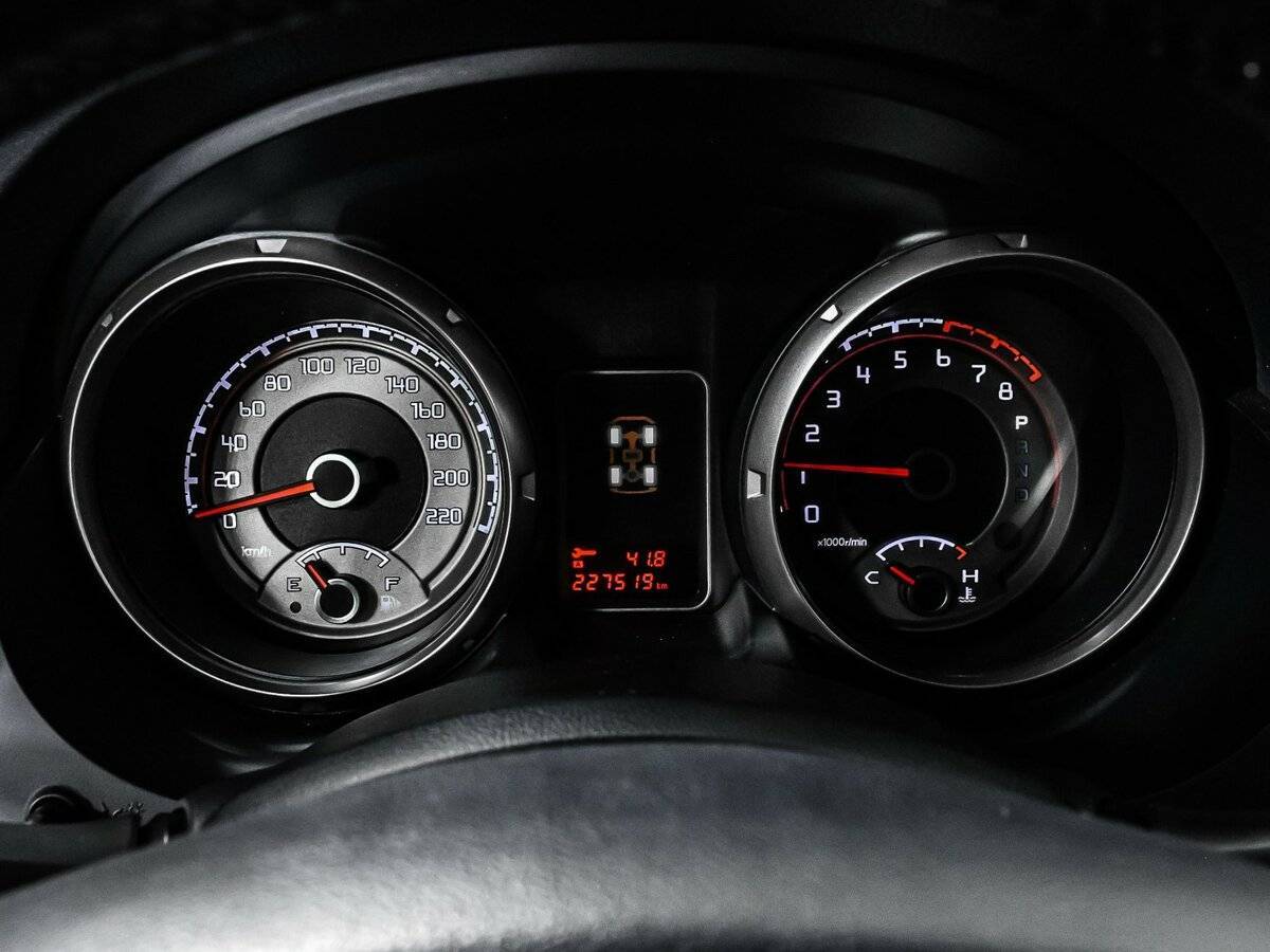 Mitsubishi Pajero 2015 года с пробегом. Фото: #9