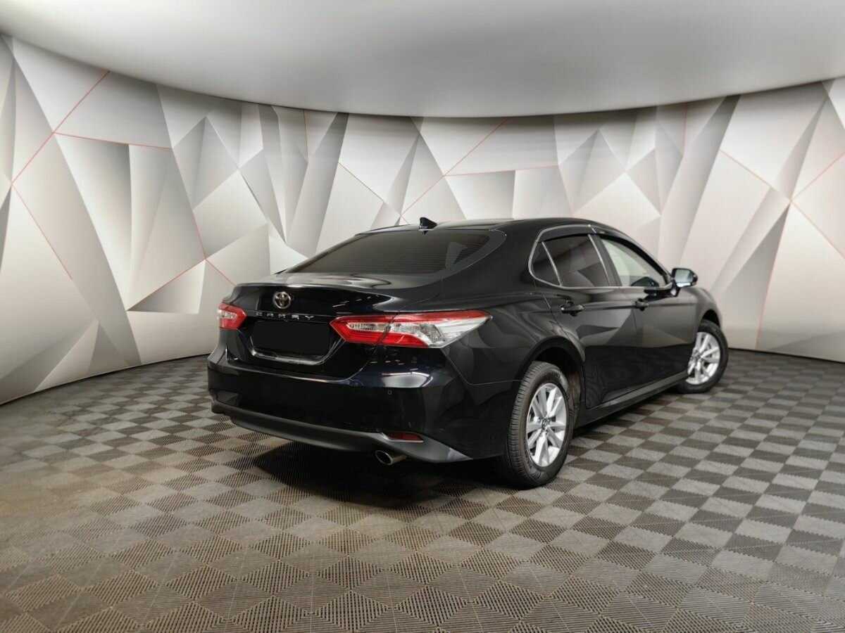 Toyota Camry 2019 года с пробегом. Фото: #1