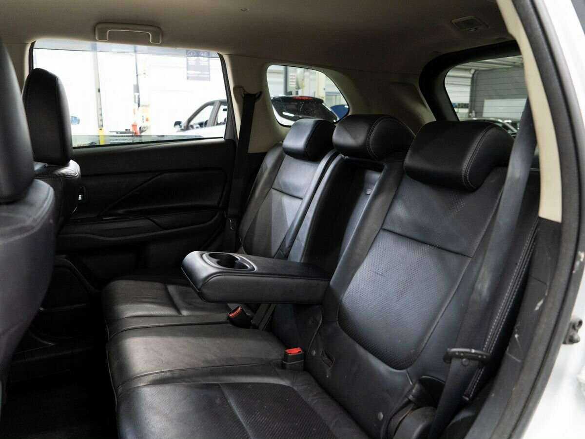 Mitsubishi Outlander 2017 года с пробегом. Фото: #6