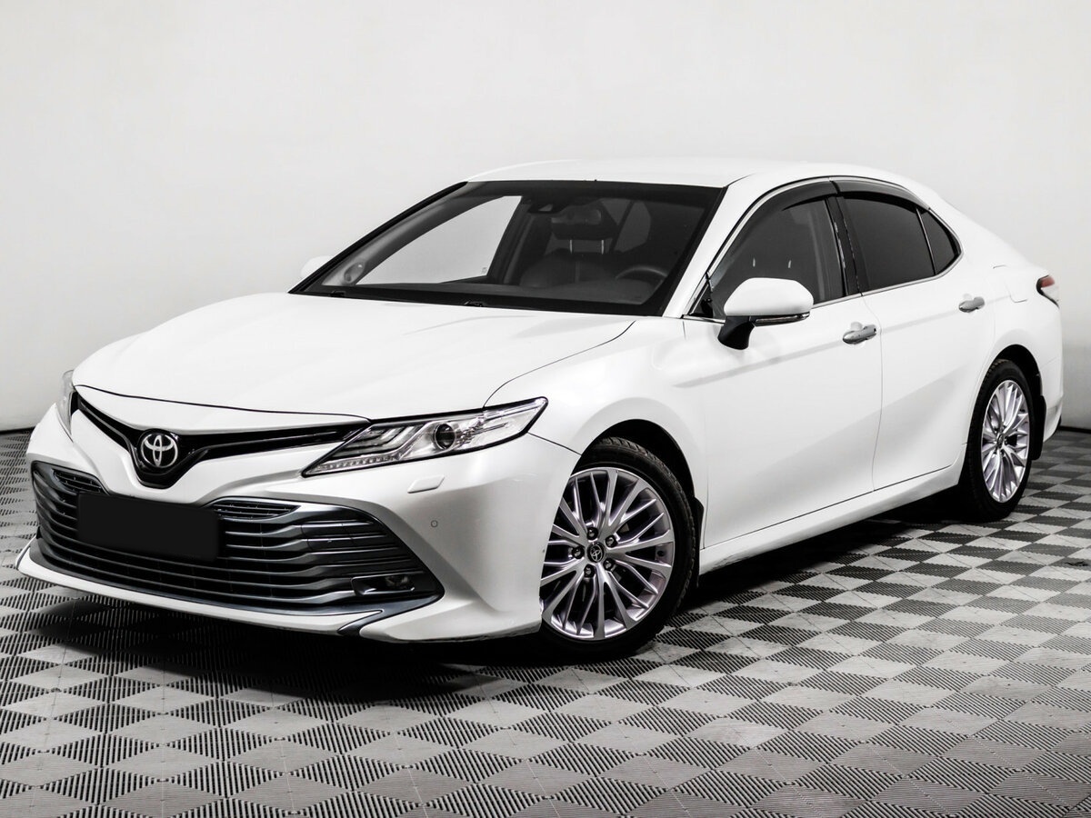 Toyota Camry 2019 года с пробегом. Посмотреть фото