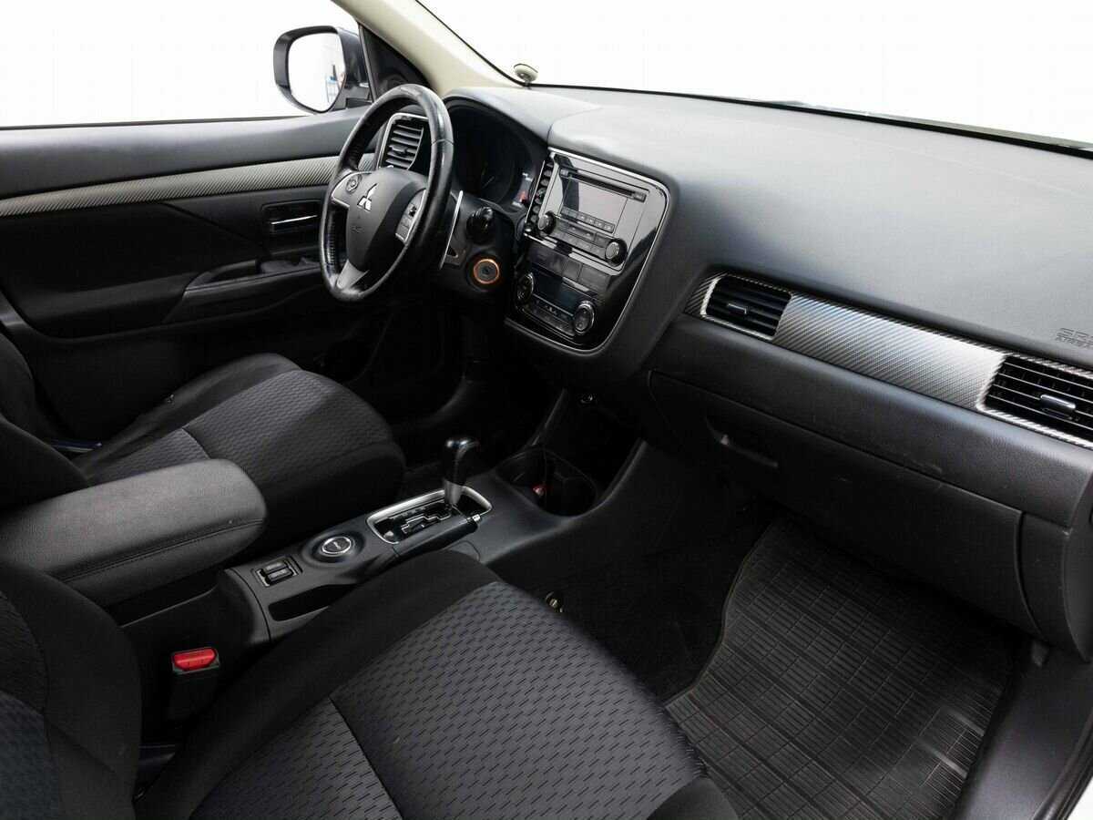 Mitsubishi Outlander 2012 года с пробегом. Фото: #12