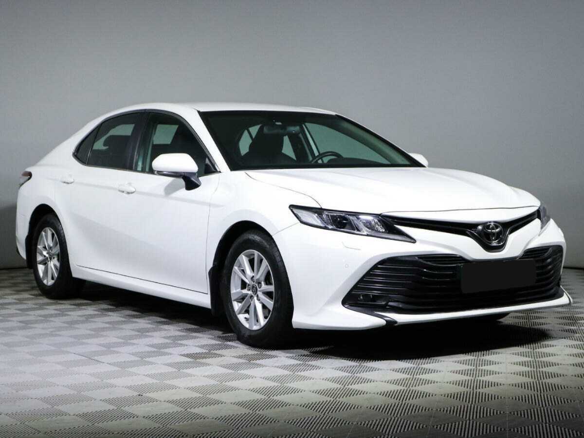 Toyota Camry 2018 года с пробегом. Фото: #2