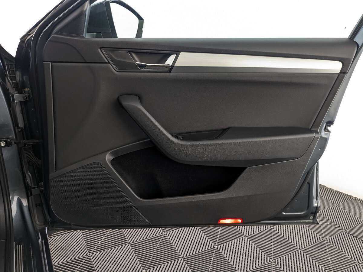Skoda Superb 2019 года с пробегом. Фото: #19