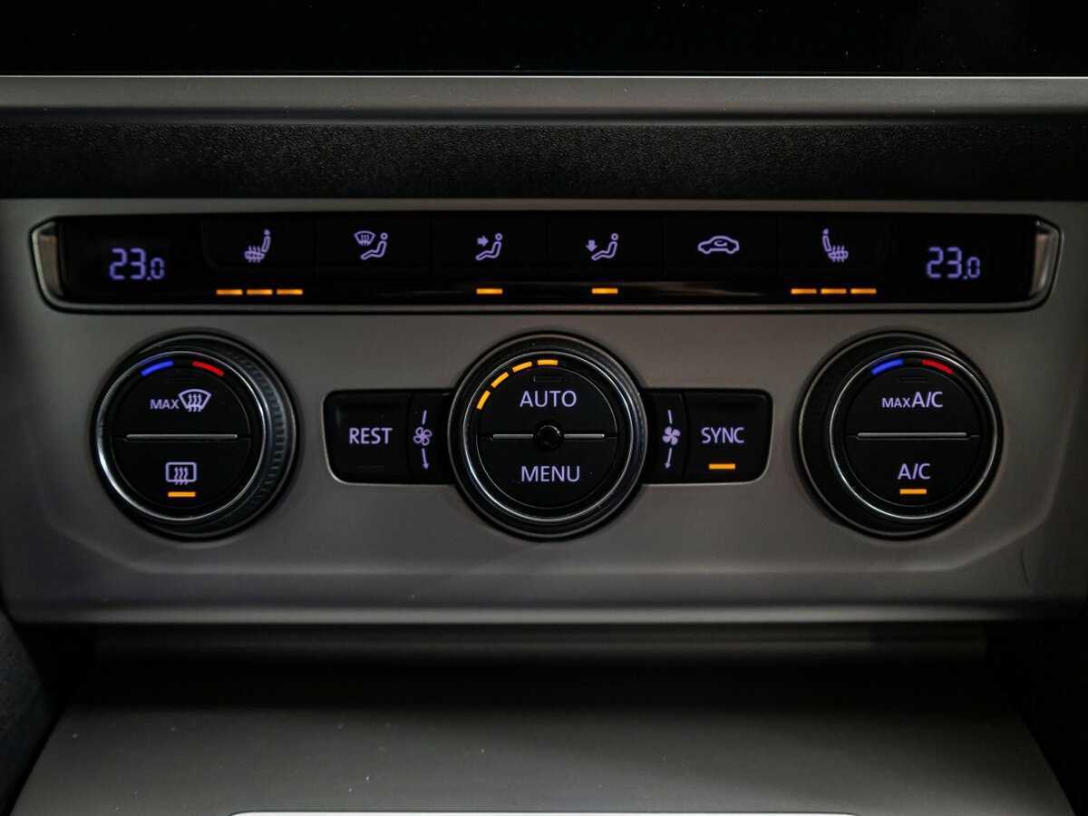 Volkswagen Passat 2018 года с пробегом. Фото: #11