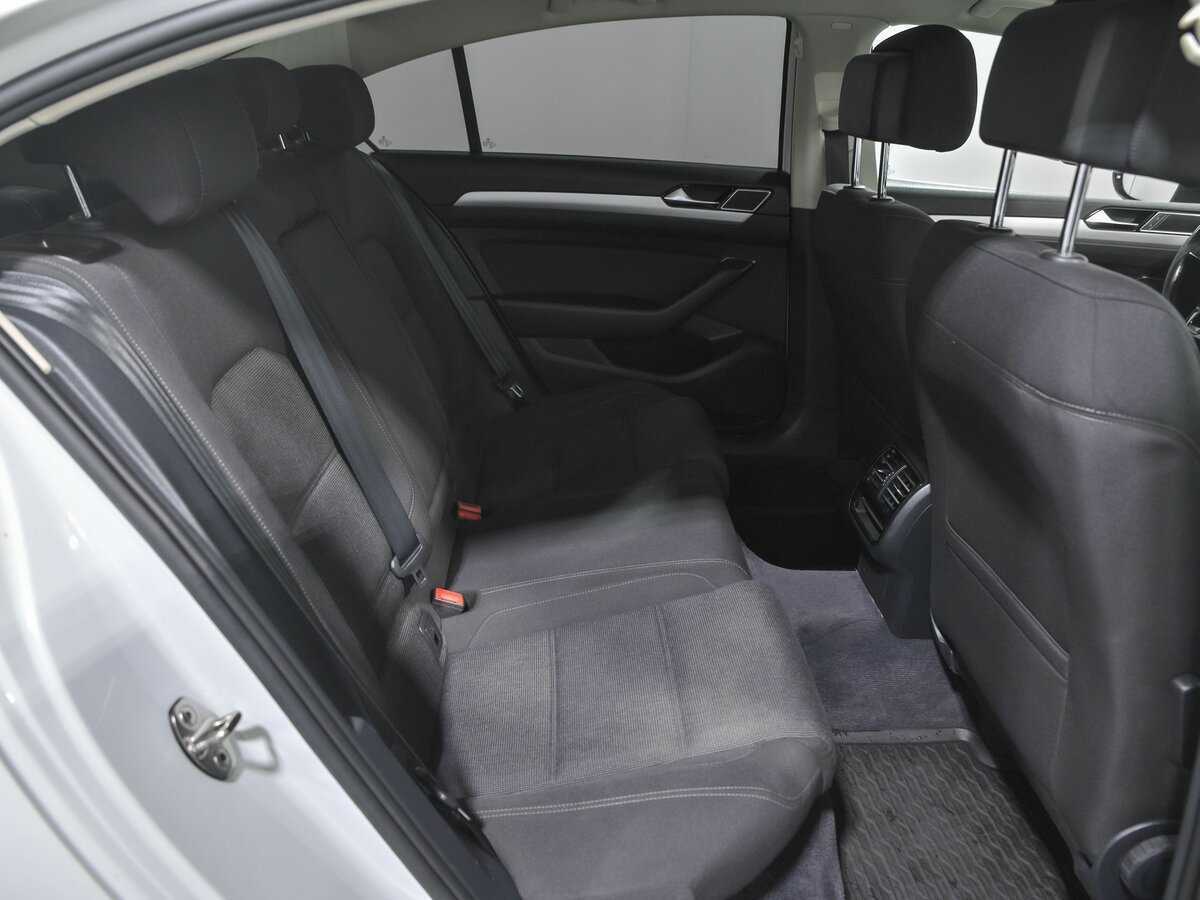 Volkswagen Passat 2015 года с пробегом. Фото: #15