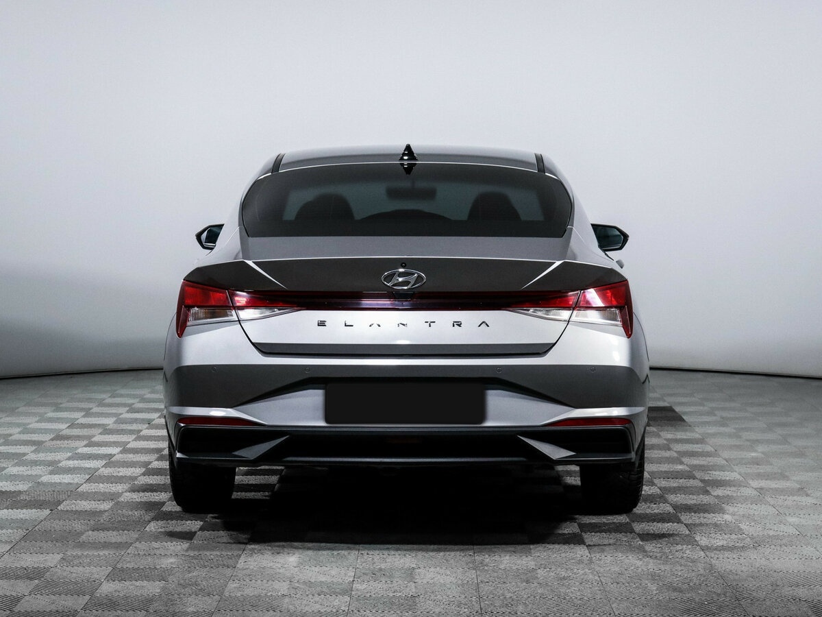Hyundai Elantra 2021 года с пробегом. Фото: #4
