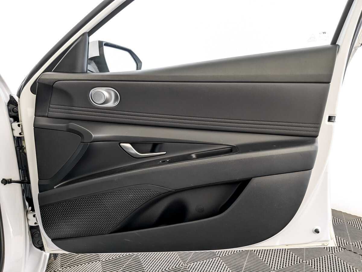 Hyundai Elantra 2021 года с пробегом. Фото: #21