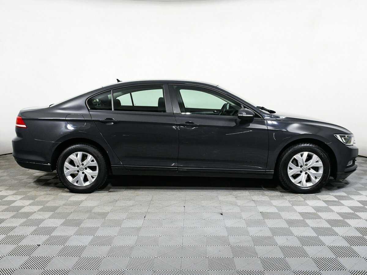 Volkswagen Passat 2017 года с пробегом. Фото: #3