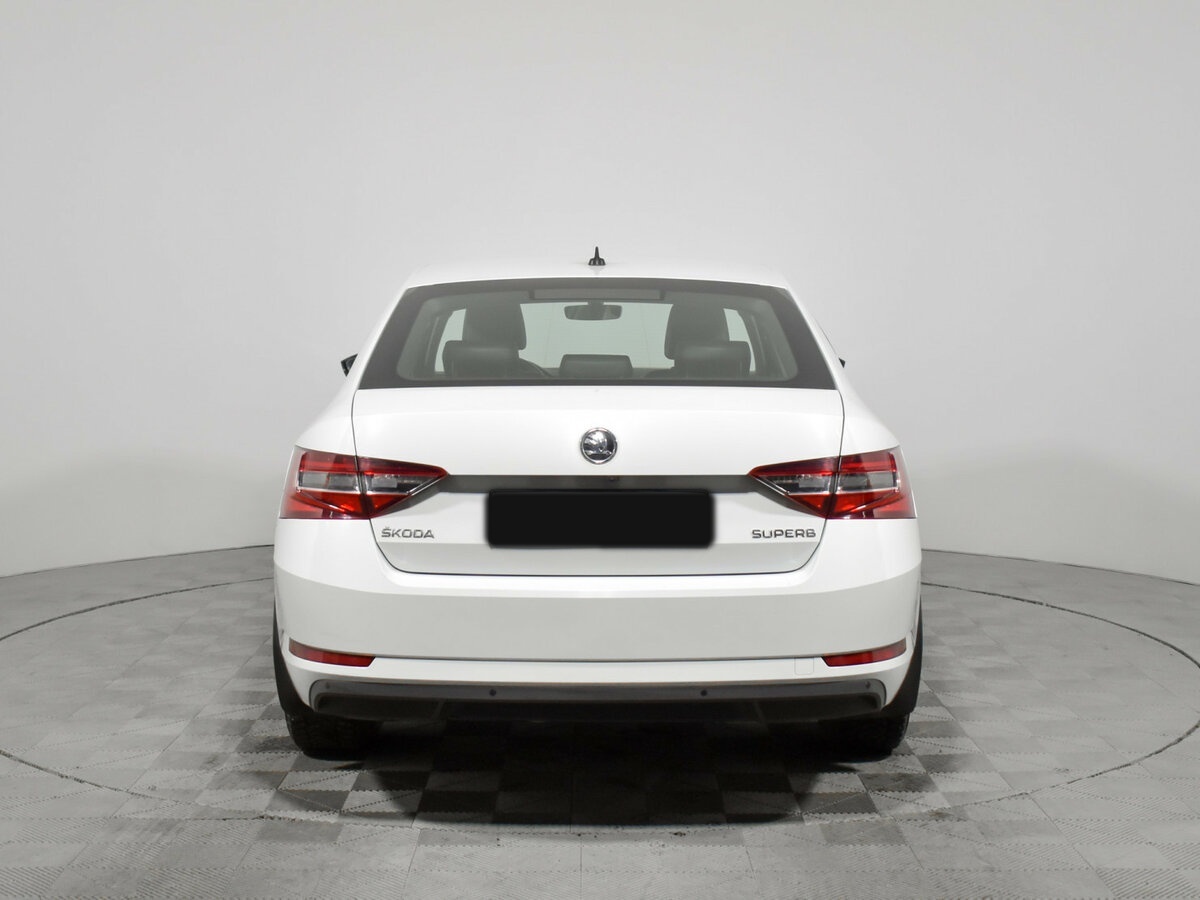 Skoda Superb 2018 года с пробегом. Фото: #4