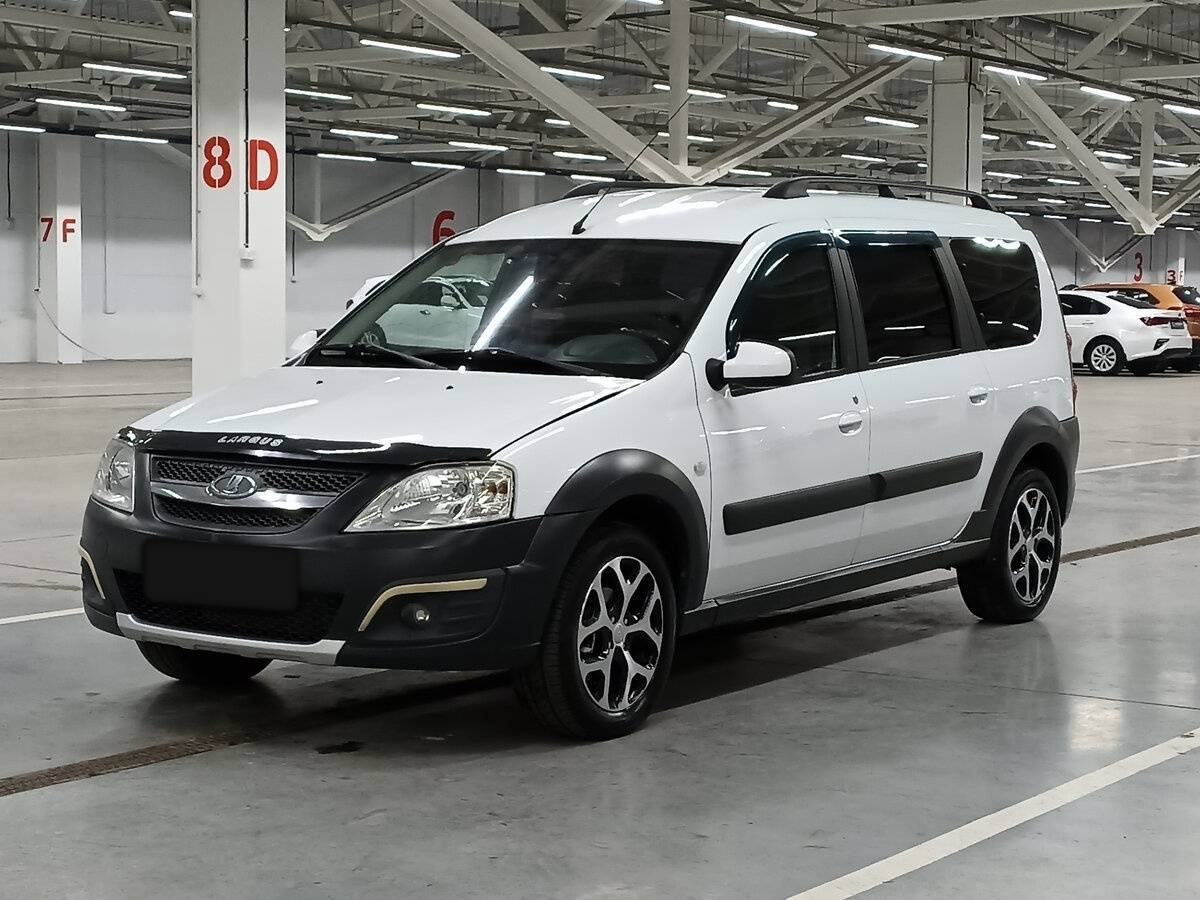 Lada (ВАЗ) Largus 2017 года с пробегом. Посмотреть фото