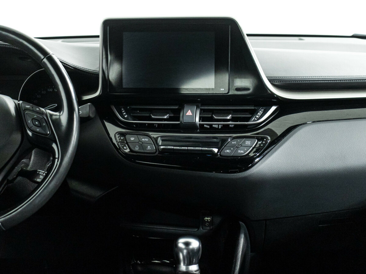 Toyota C-HR 2018 года с пробегом. Фото: #13