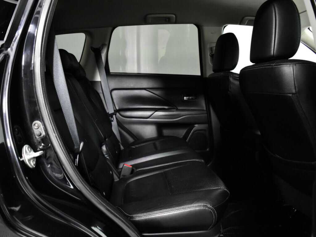 Mitsubishi Outlander 2012 года с пробегом. Фото: #9