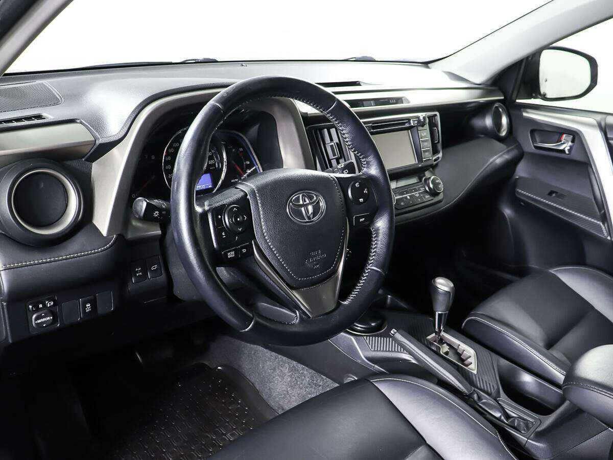Toyota RAV4 2013 года с пробегом. Фото: #12