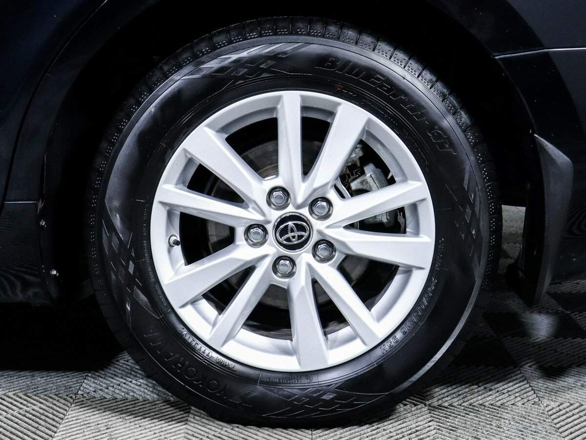 Toyota Camry 2019 года с пробегом. Фото: #12