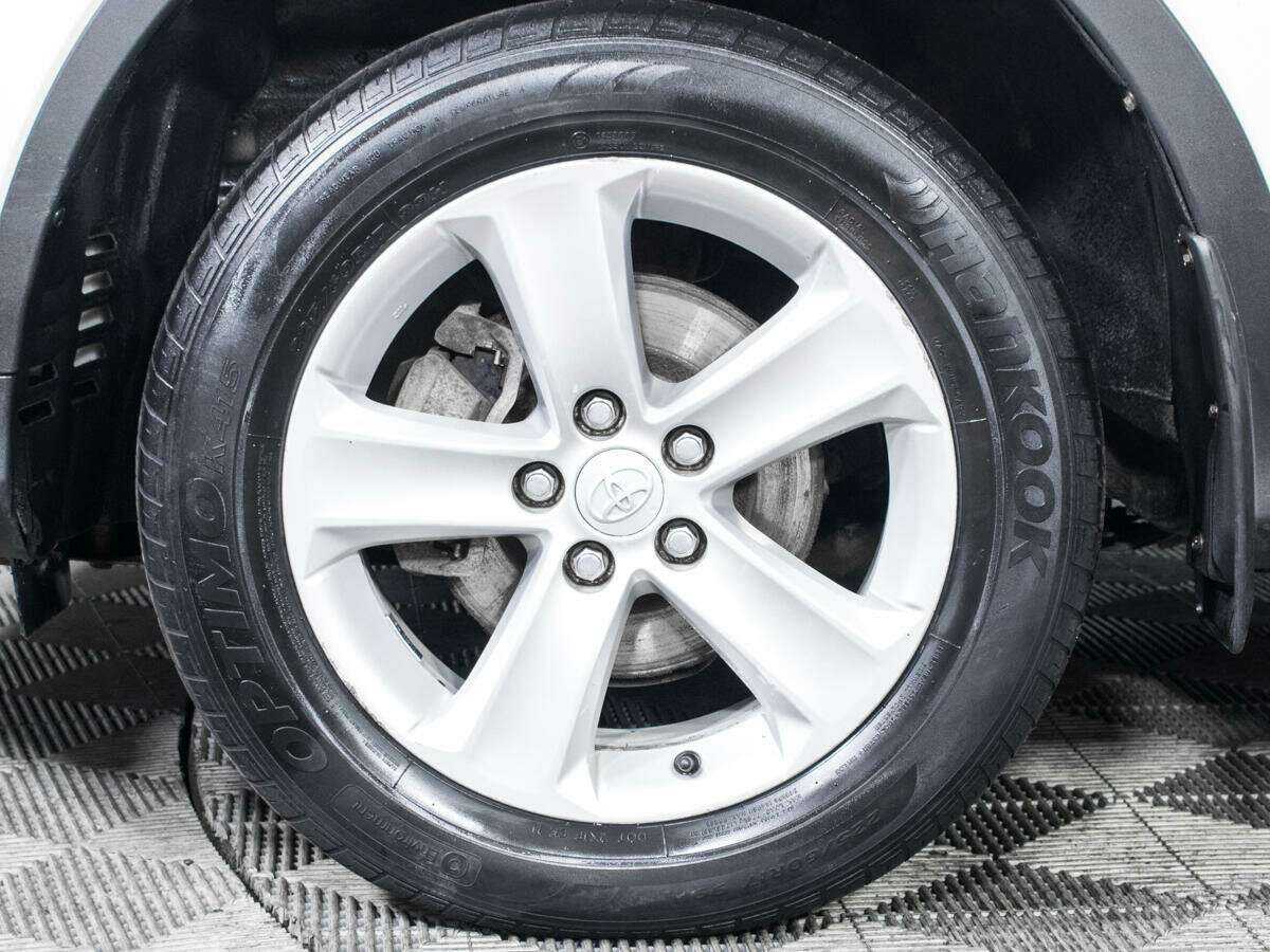 Toyota RAV4 2013 года с пробегом. Фото: #13