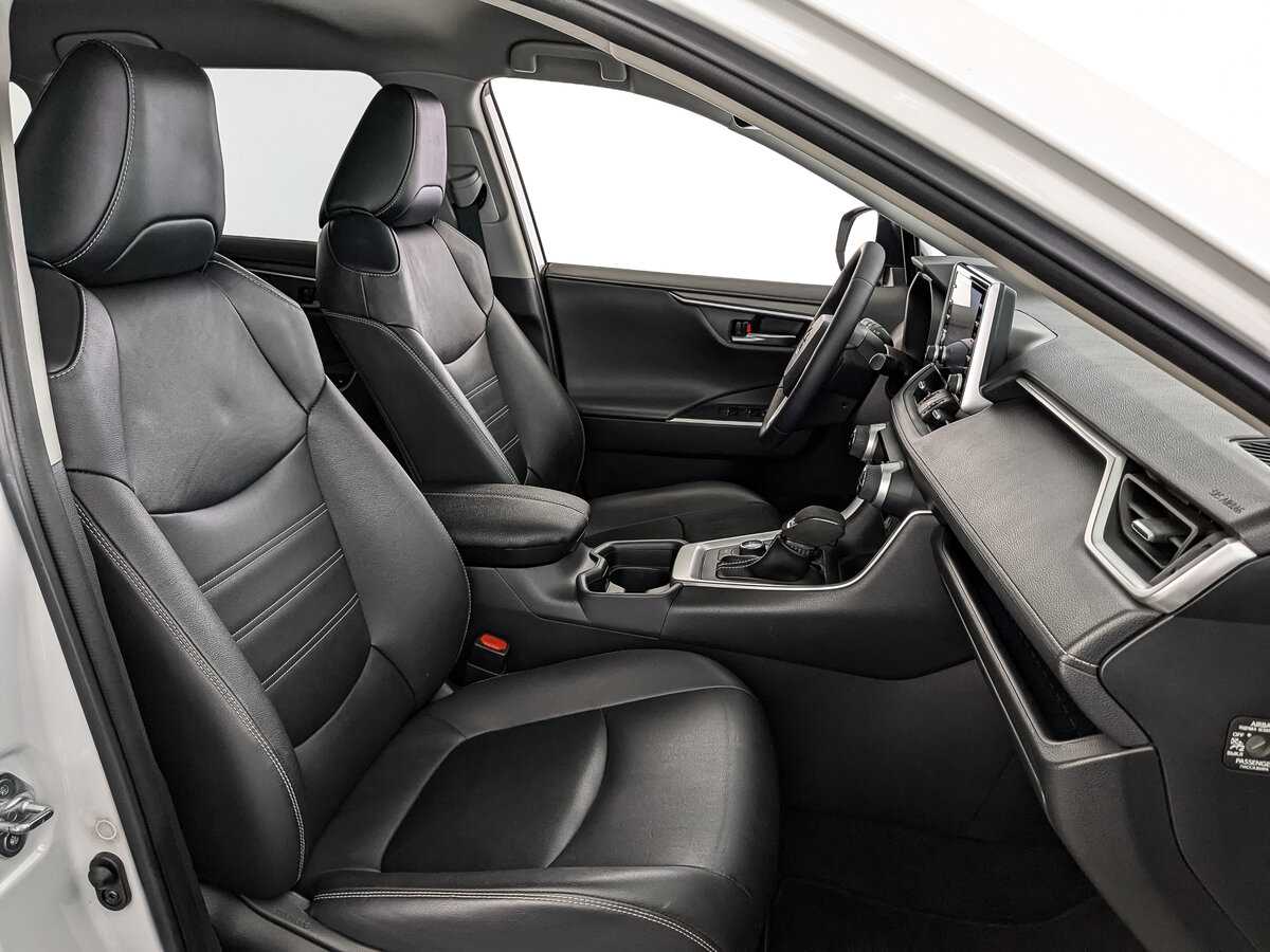 Toyota RAV4 2021 года с пробегом. Фото: #23